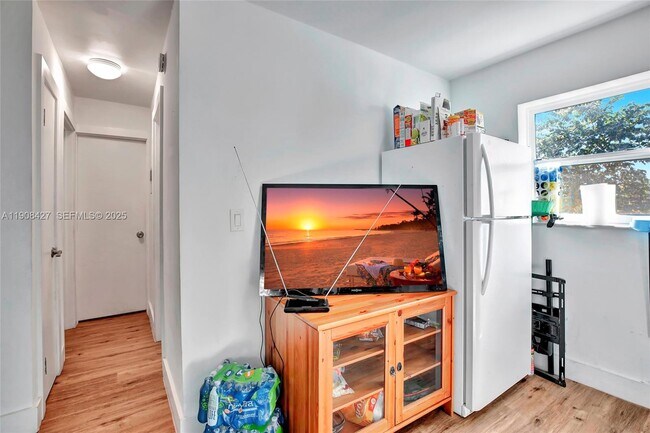 Foto del edificio - 458 SW 9th St