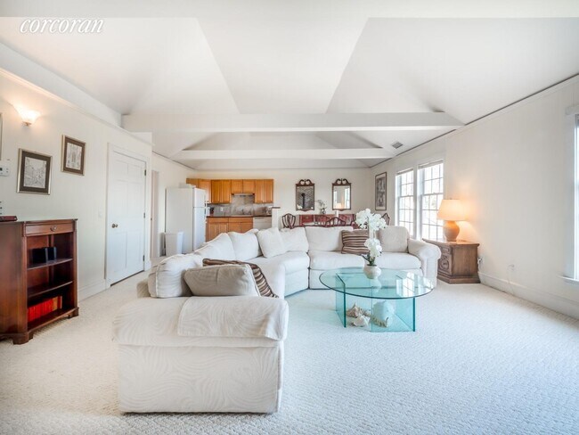 Building Photo - 2 Ludlow Green