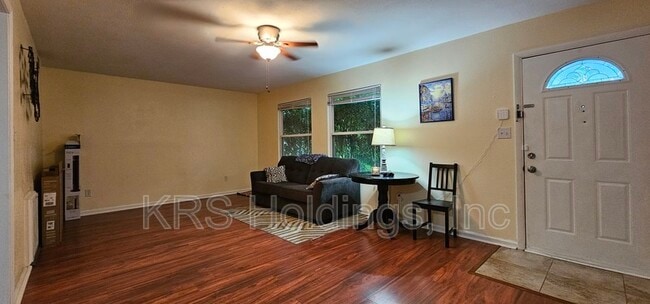 Building Photo - 218 N Palmyra Dr