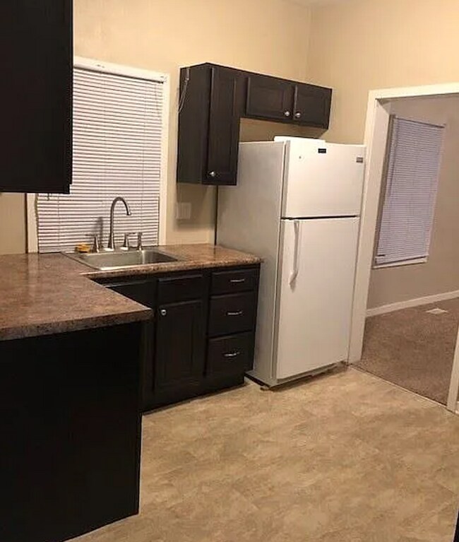 Building Photo - Pet friendly 3 Bedroom, 1 Bathroom home!