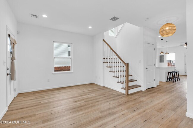 Building Photo - 1514 Heck Ave