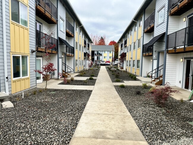 Building Photo - Bonita Villa