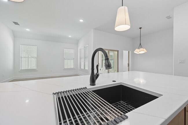 Foto del edificio - The Residences at Cardinal Woods