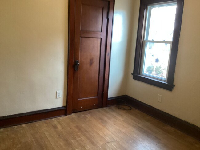Foto del edificio - 2450 N Buffum St