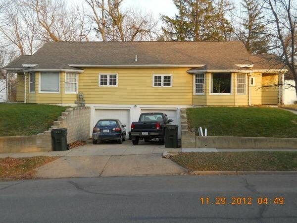 1604/1606 College St. with off street parking - 1606 College St
