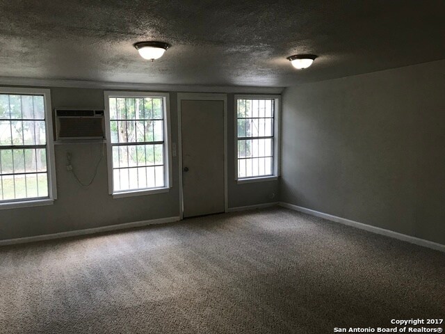 Building Photo - 347 Cherry Ridge Dr