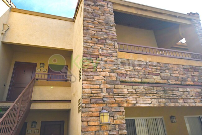 Foto del edificio - Rancho Bernardo condo| Villa Taviana | Poway School District|