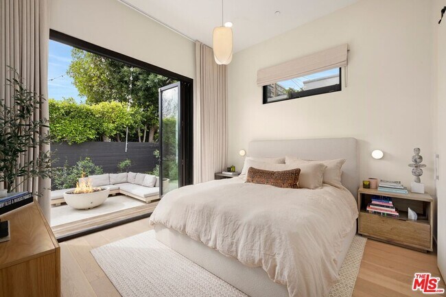 Building Photo - 9004 Dicks St