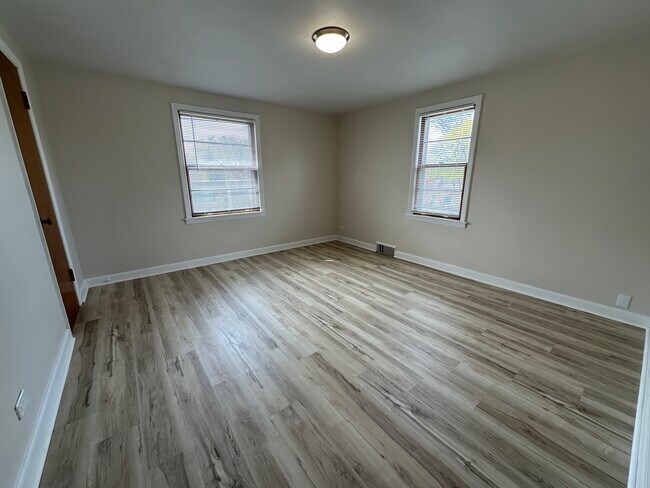 Foto del edificio - 3138 S Clement Ave