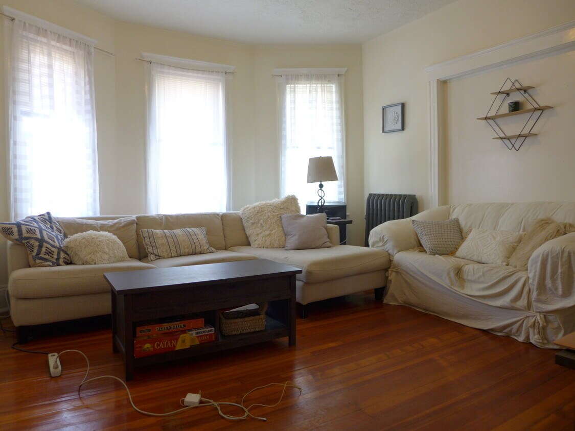Primary Photo - 23 Bellvista Rd