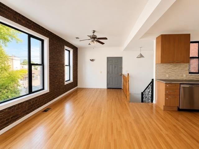 Building Photo - 39 Newkirk St