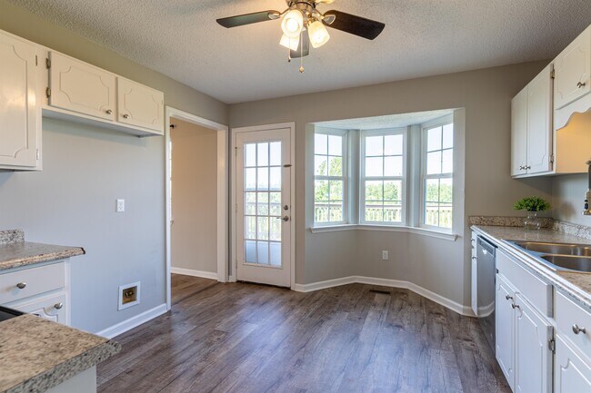 Building Photo - 2814 Windthrush Dr