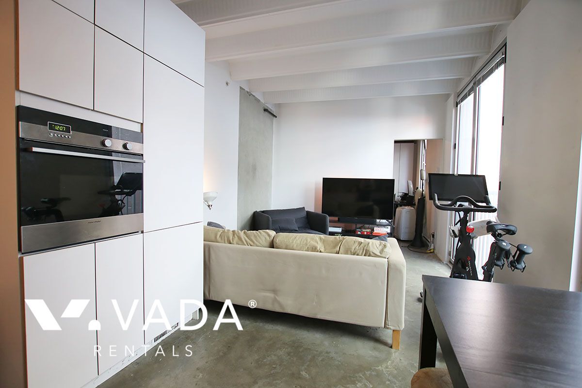 Primary Photo - The Flats Loft For Rent 303-219 Georgia St...