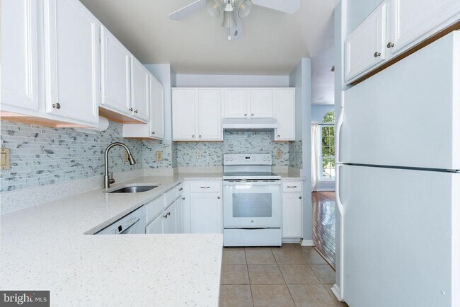 Foto del edificio - 307 Thyme Ln