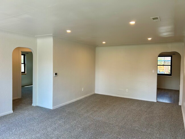 Foto del edificio - 1295 Vance St