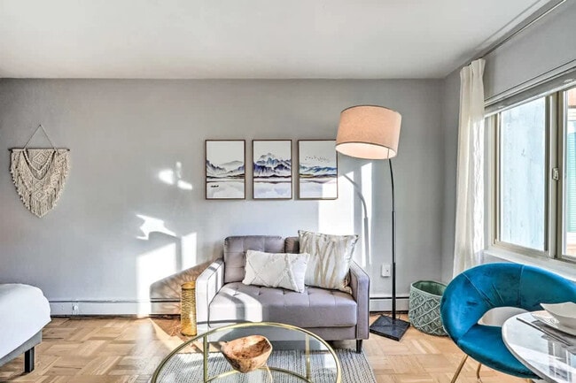 Building Photo - 1400 Hubbell Pl