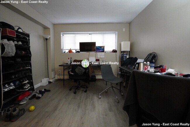 Foto del edificio - 228 Parker Hill Ave