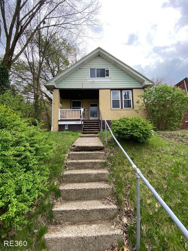 Building Photo - 2 br, 1 bath House - 2419 Woodward Ave Bro...