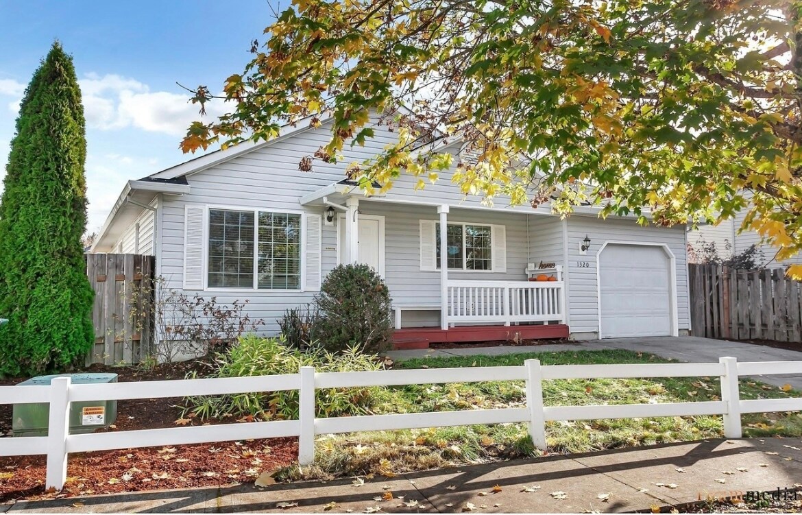 1320 N Creekside Ln, Newberg, OR 97132 House Rental in Newberg, OR