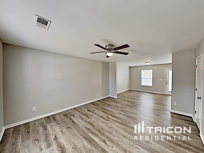 Building Photo - 725 Jack Russell Ct