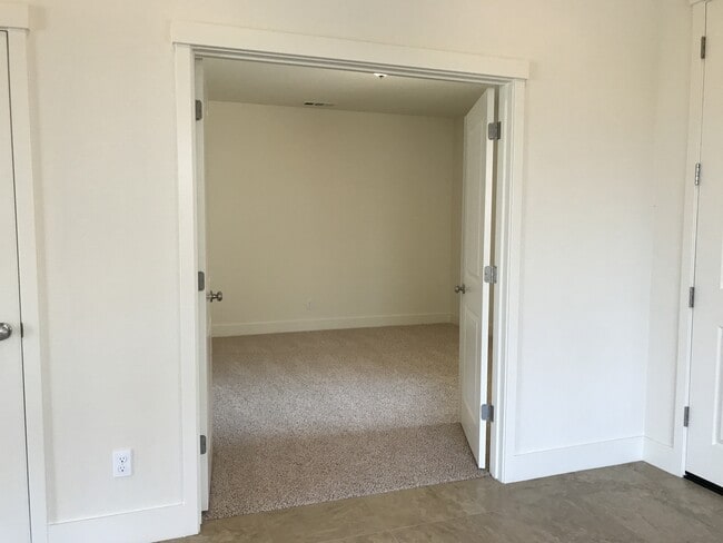 Building Photo - 1600 Dolomite Ct