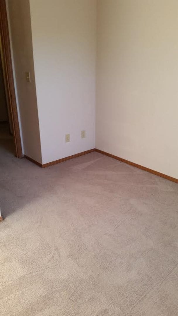 Building Photo - Maquoketa Townhome