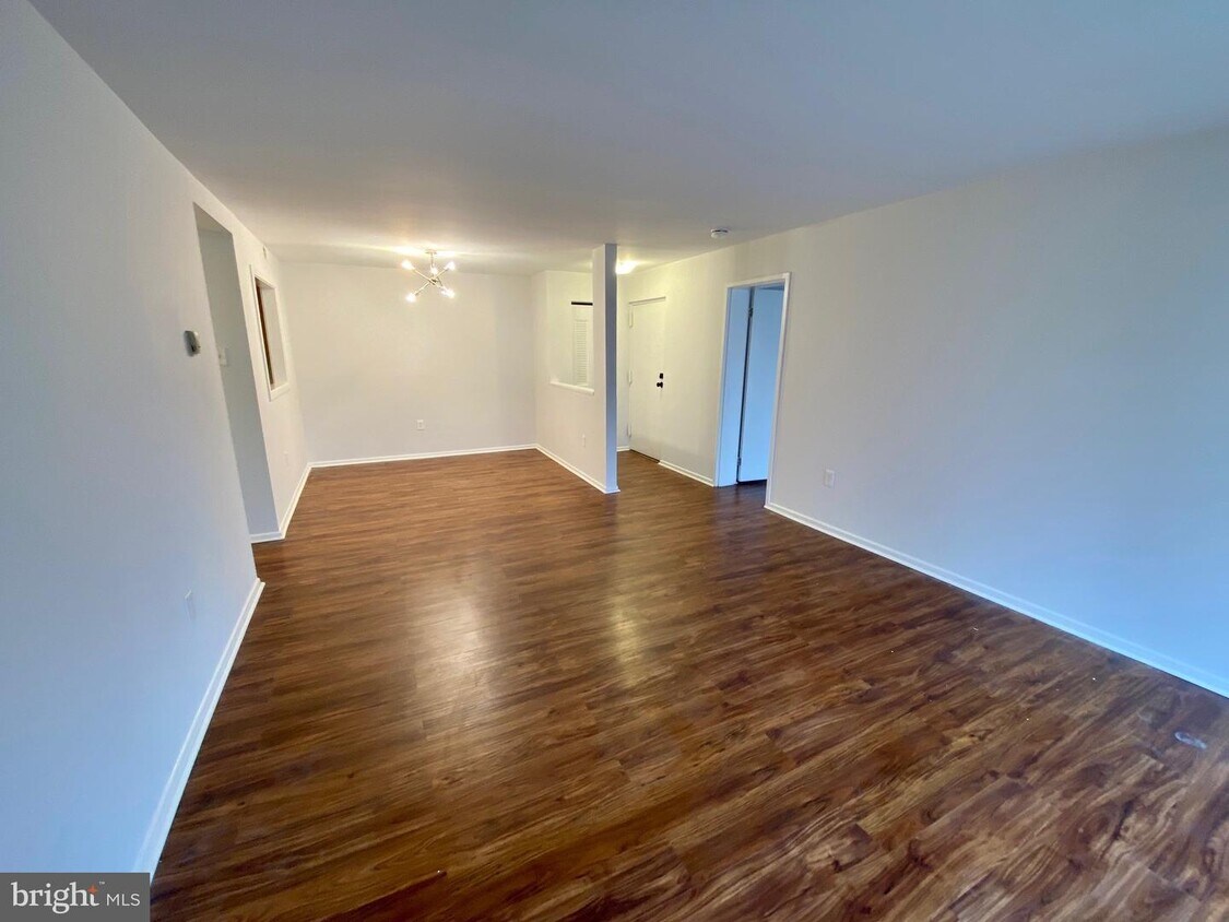 Foto principal - 2570 Riva Rd
