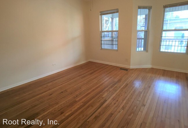 Building Photo - 4635 N Damen Ave