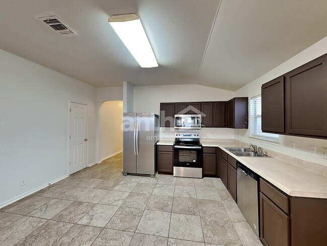 Foto del edificio - 6918 Shelbyville Ct