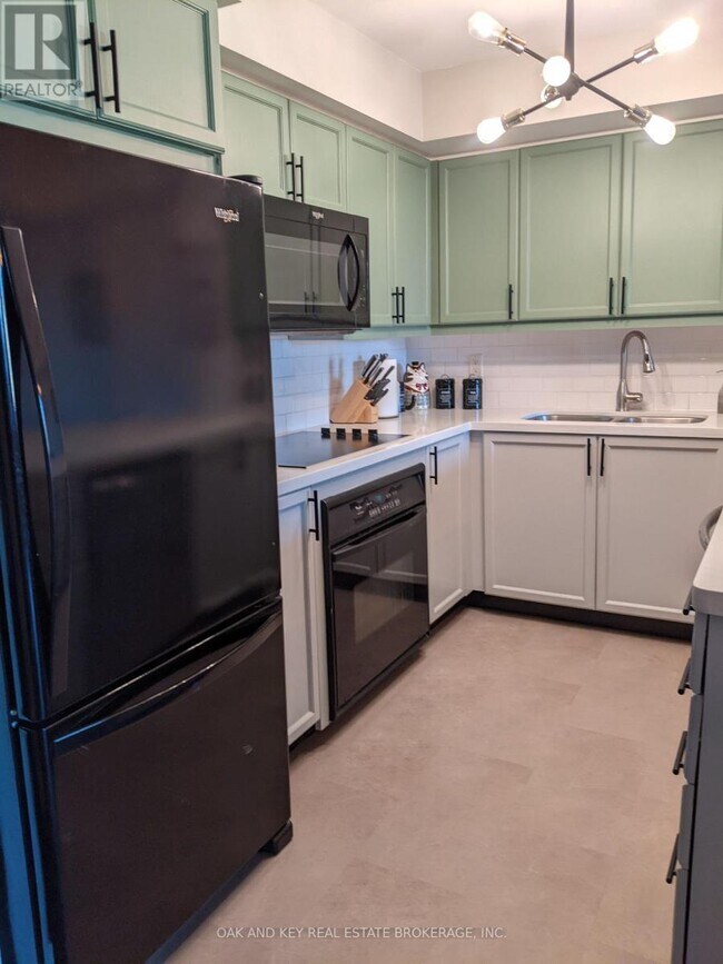 Photo du bâtiment - 245 Davisville Ave