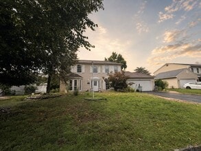 Building Photo - 8 Lindner Ln
