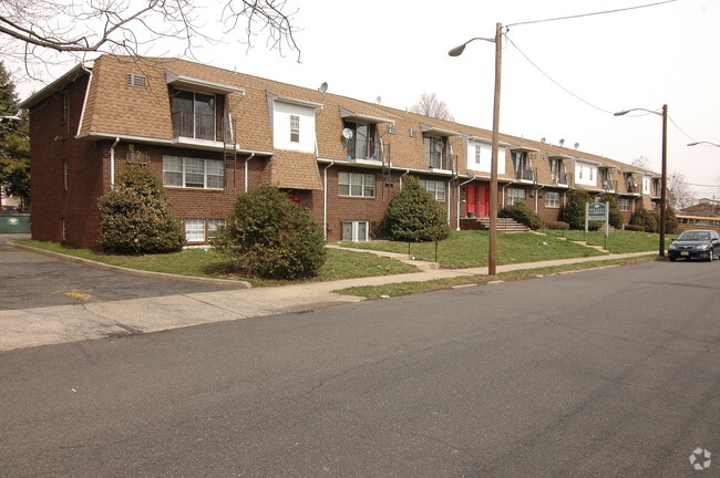 Building Photo - 104-108 Willet St