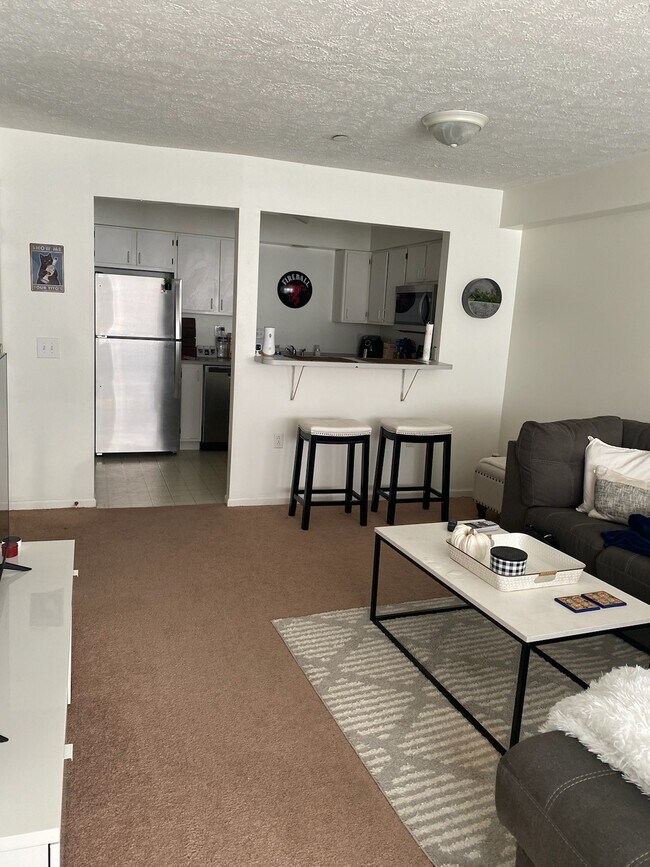 2HAB, 2BA - 894 ft² - Apartamento B - Sycamore Place