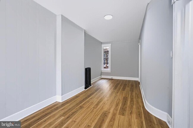 Building Photo - 309 Academy St