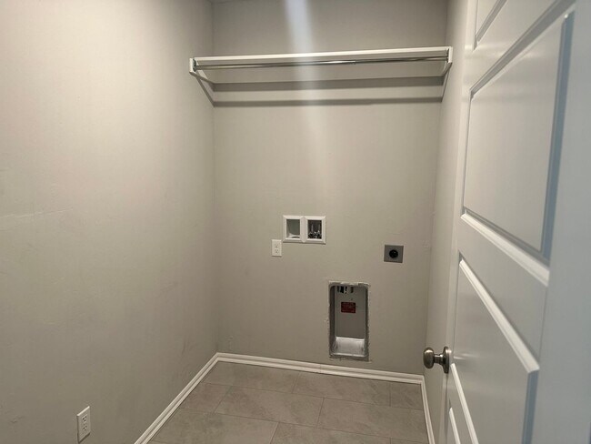 Foto del edificio - 1st Month Free!