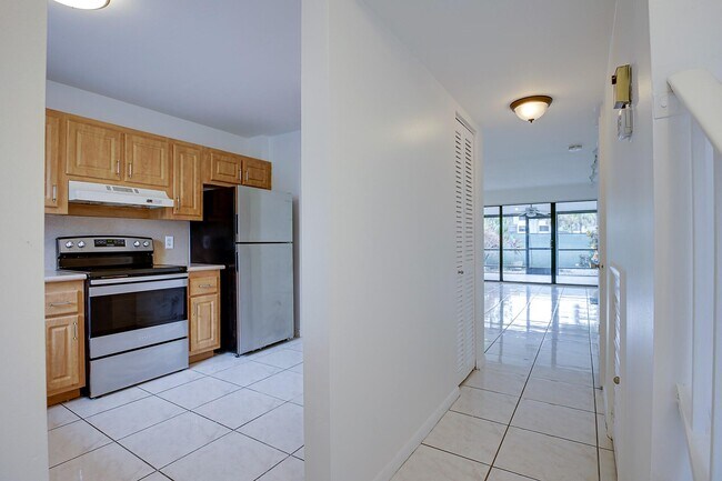 Building Photo - 4376 Fountains Dr
