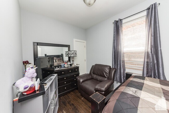 Foto del edificio - 1431 N Springfield Ave