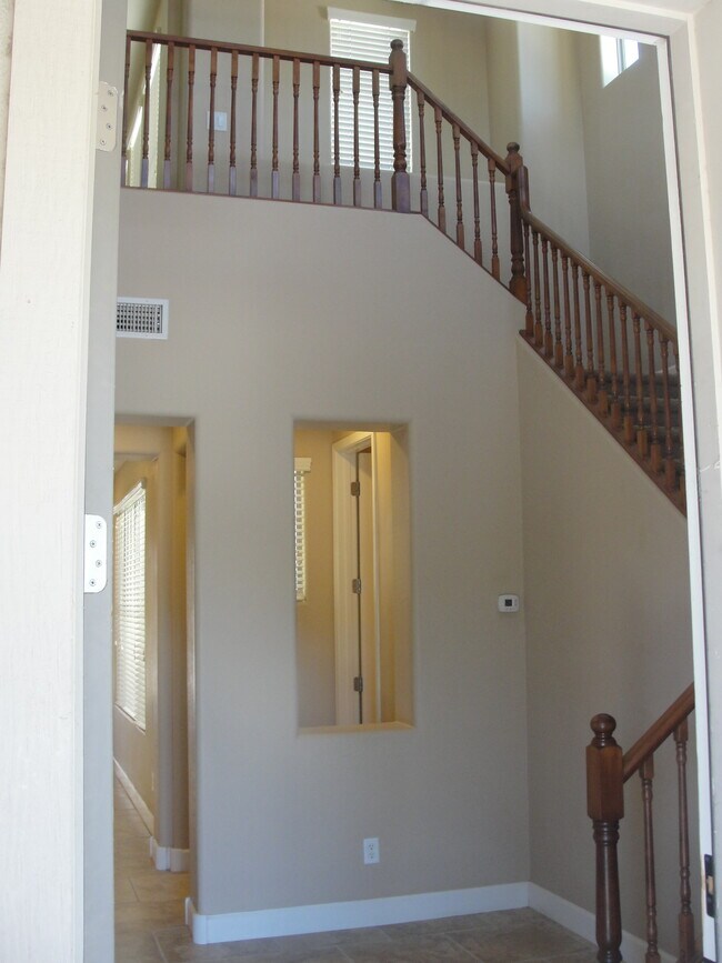Building Photo - 3311 E Windsor Dr