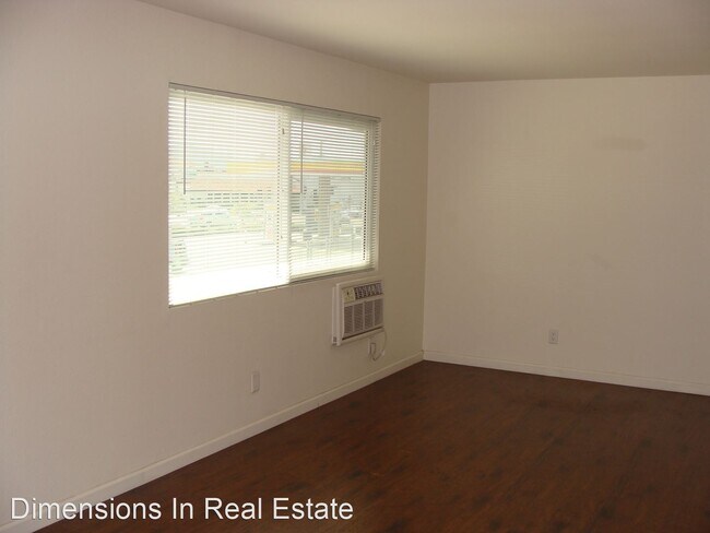 Building Photo - 1310 Oakdale Ave