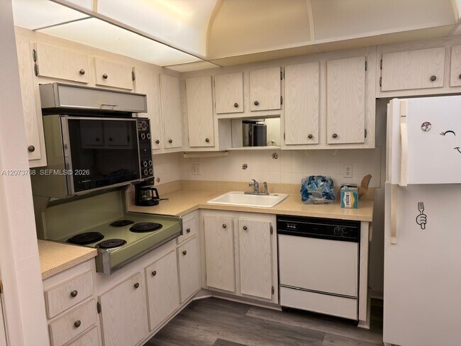 Foto del edificio - 4851 NW 21st St