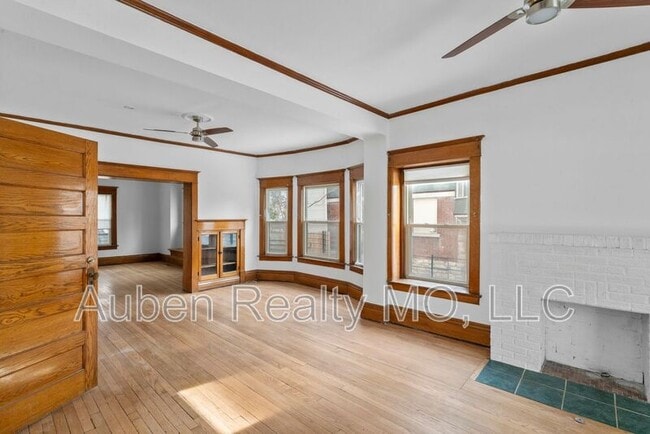 Building Photo - 3825 Walnut St