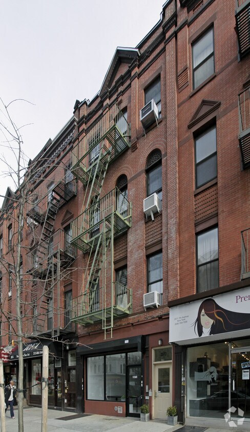 Foto del edificio - 2073 7th Ave