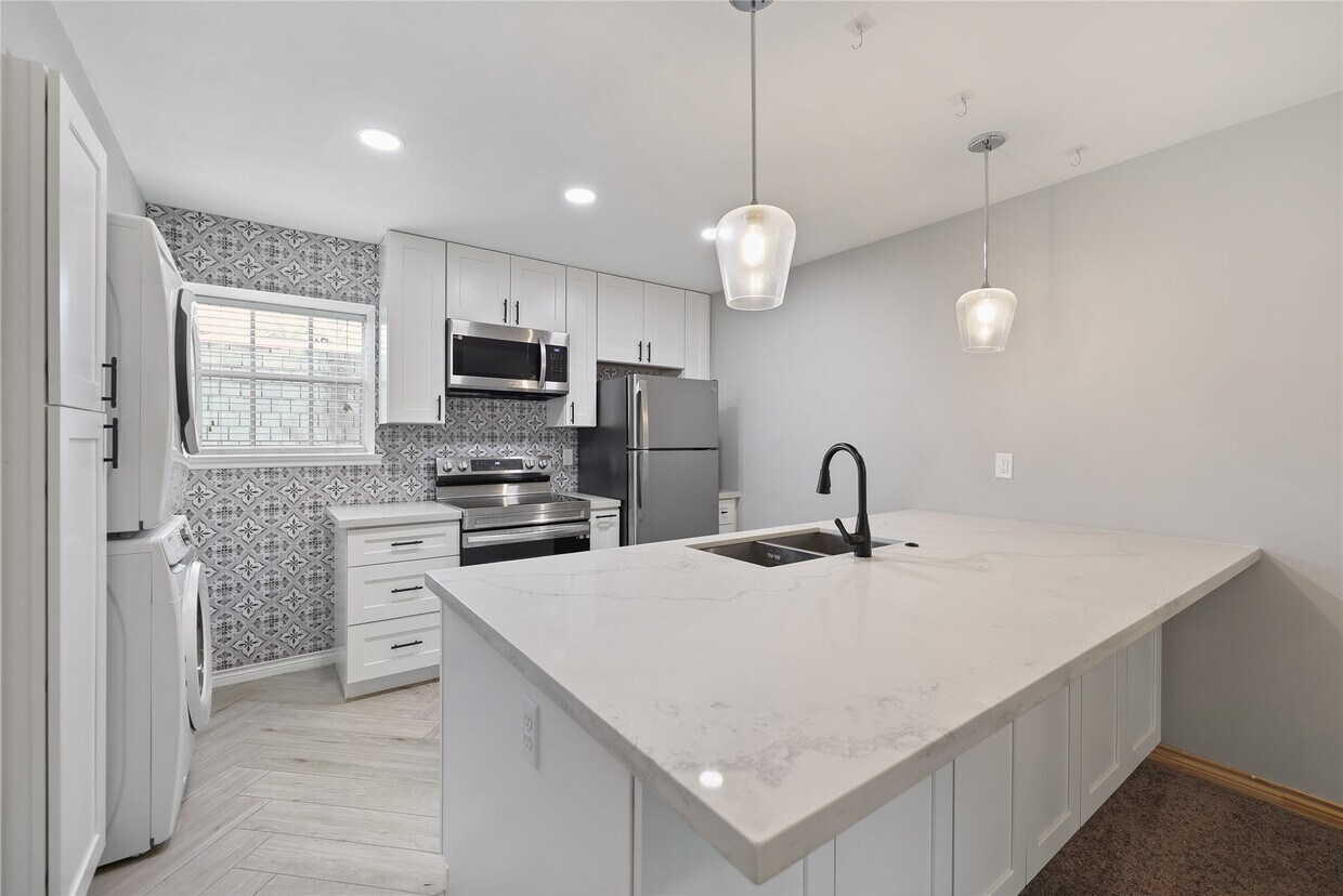 Foto principal - 9015 Gaylord Dr
