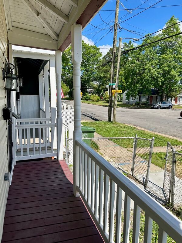 Foto del edificio - 3405 S Street