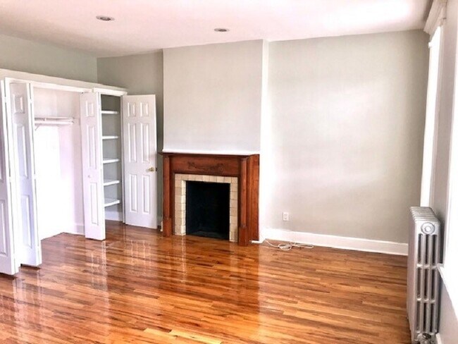 Foto del edificio - Super bright and spacious 1 bedroom !!!