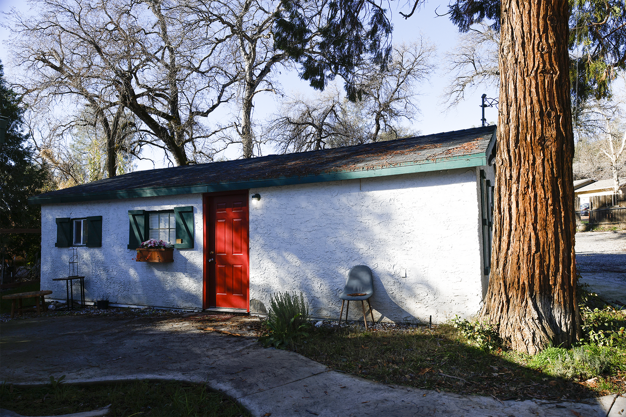 Primary Photo - 12238 Lake Blvd