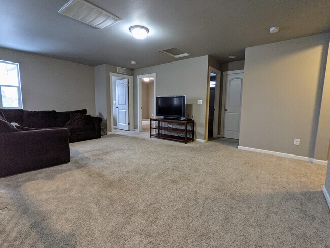 Upstrairs lounge room - 11078 4th Pl SW