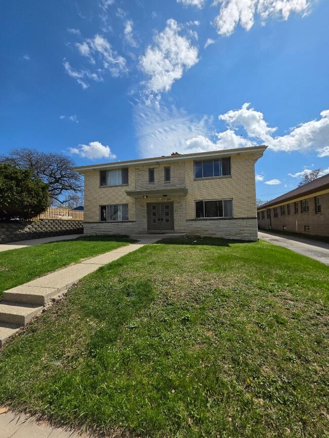 Building Photo - 8641 W Lapham St