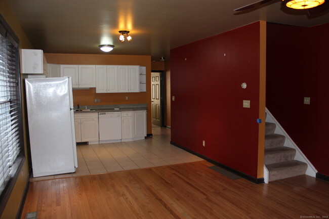 Building Photo - 34 Mettler St