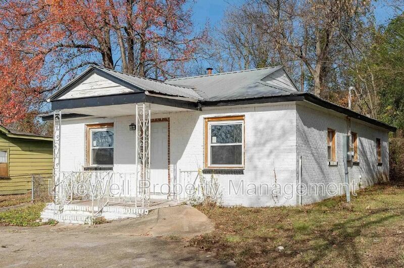 Primary Photo - 224 E Ann Dr SW